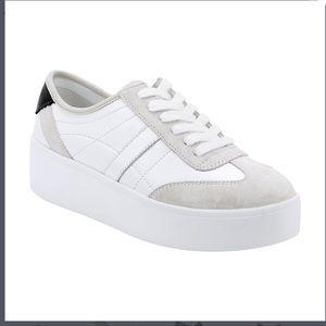 Marc Fisher plattform sneakers sold out
